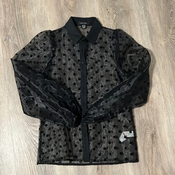 New Look polka dot button up - Picture 2 of 4